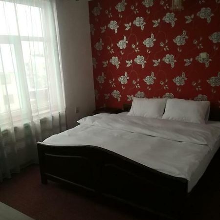 Select Hotel Bistrita  Bagian luar foto