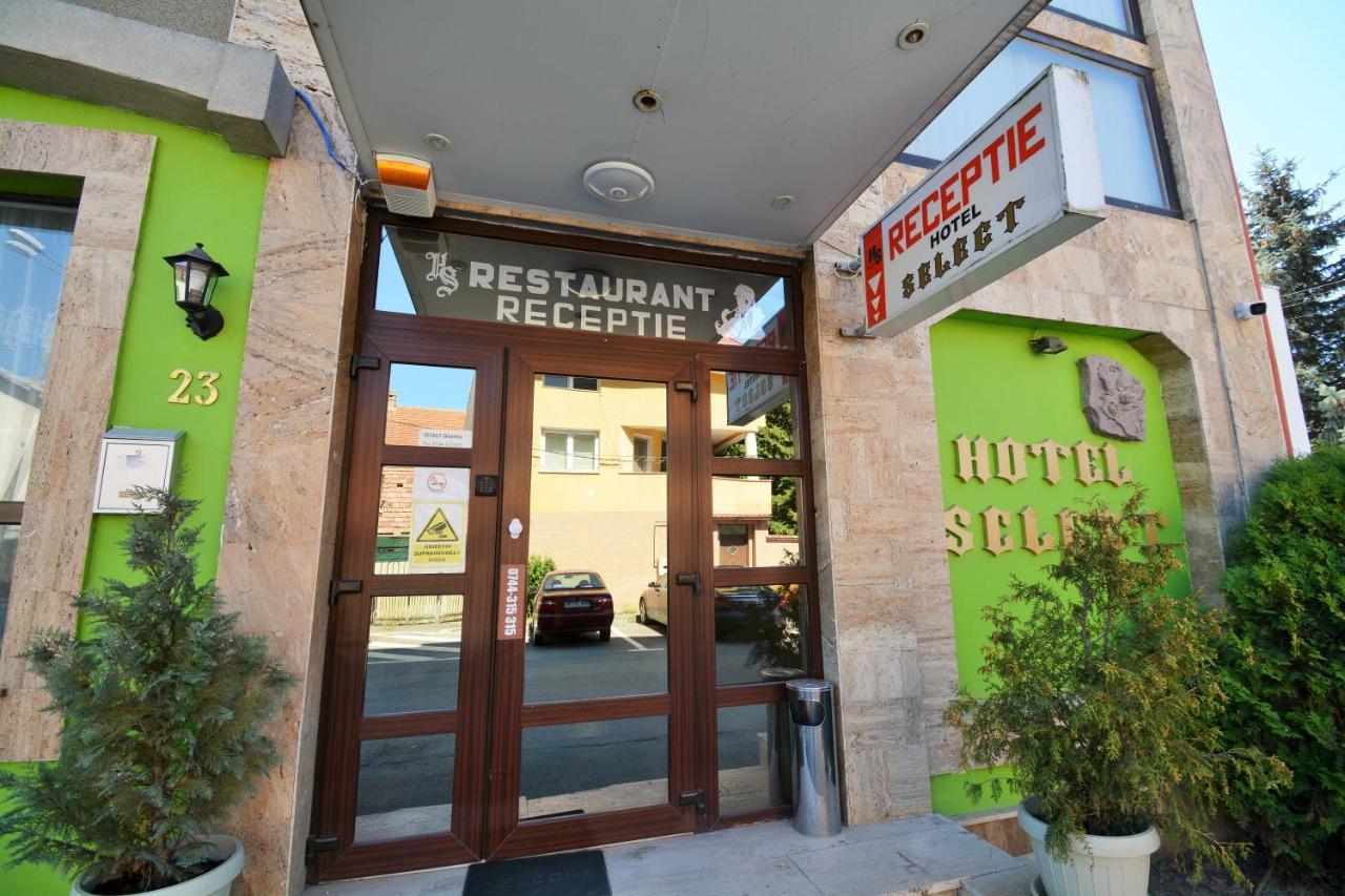 Select Hotel Bistrita  Bagian luar foto