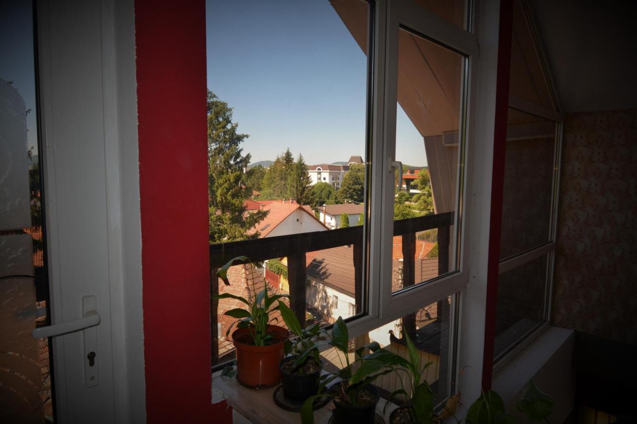 Select Hotel Bistrita  Bagian luar foto