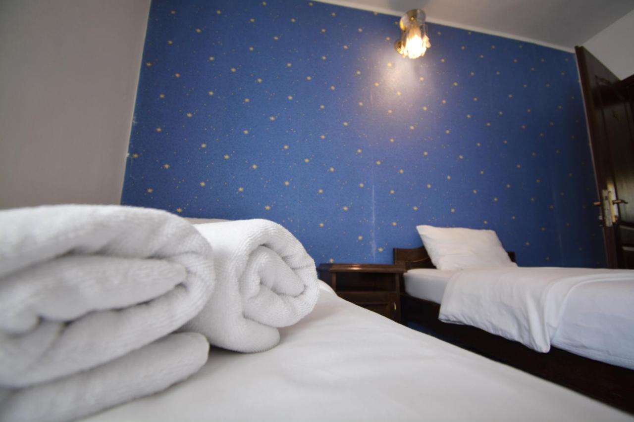 Select Hotel Bistrita  Bagian luar foto