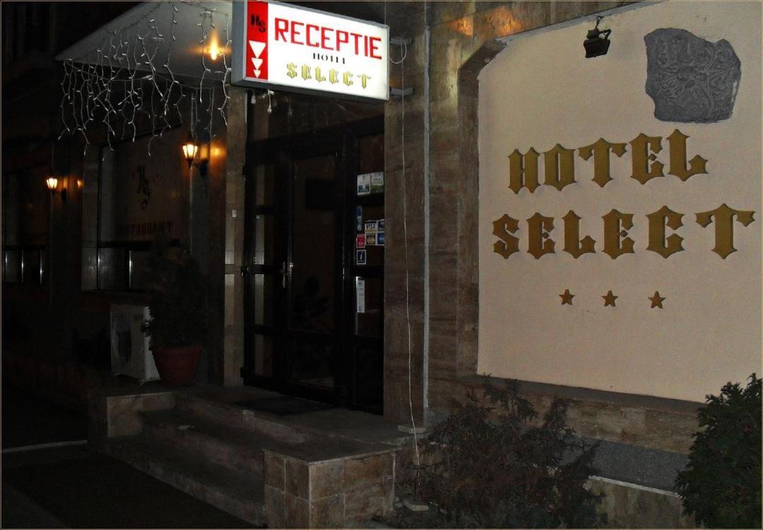 Select Hotel Bistrita  Bagian luar foto