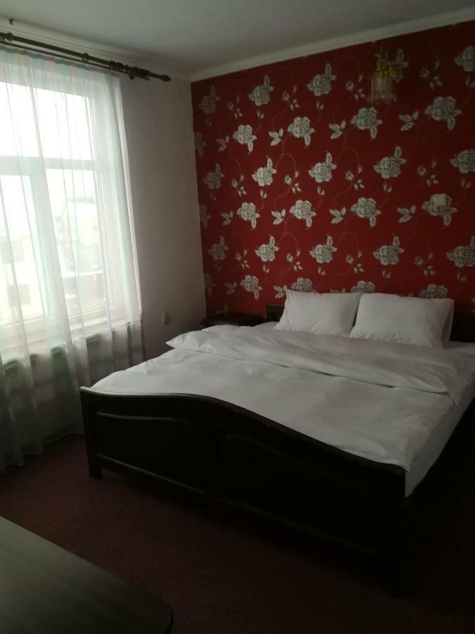 Select Hotel Bistrita  Bagian luar foto
