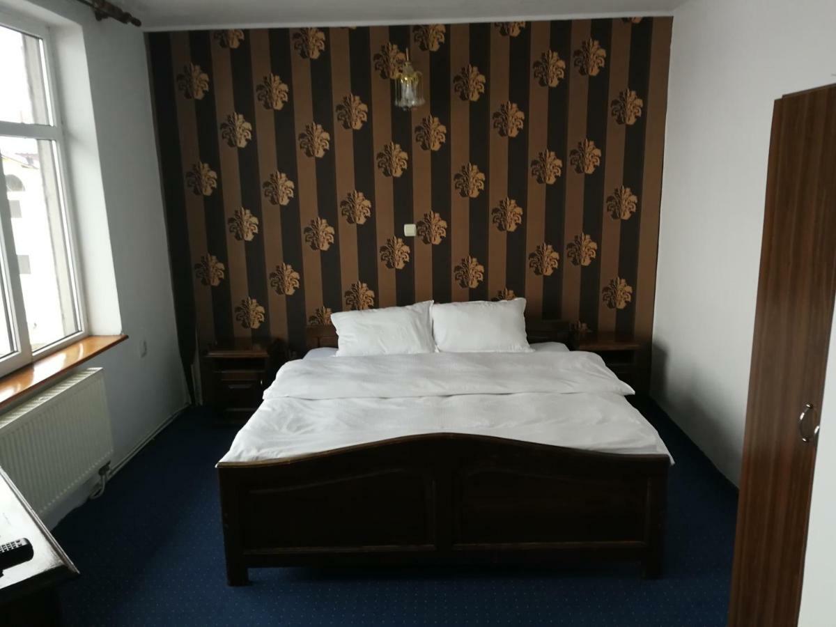 Select Hotel Bistrita  Bagian luar foto